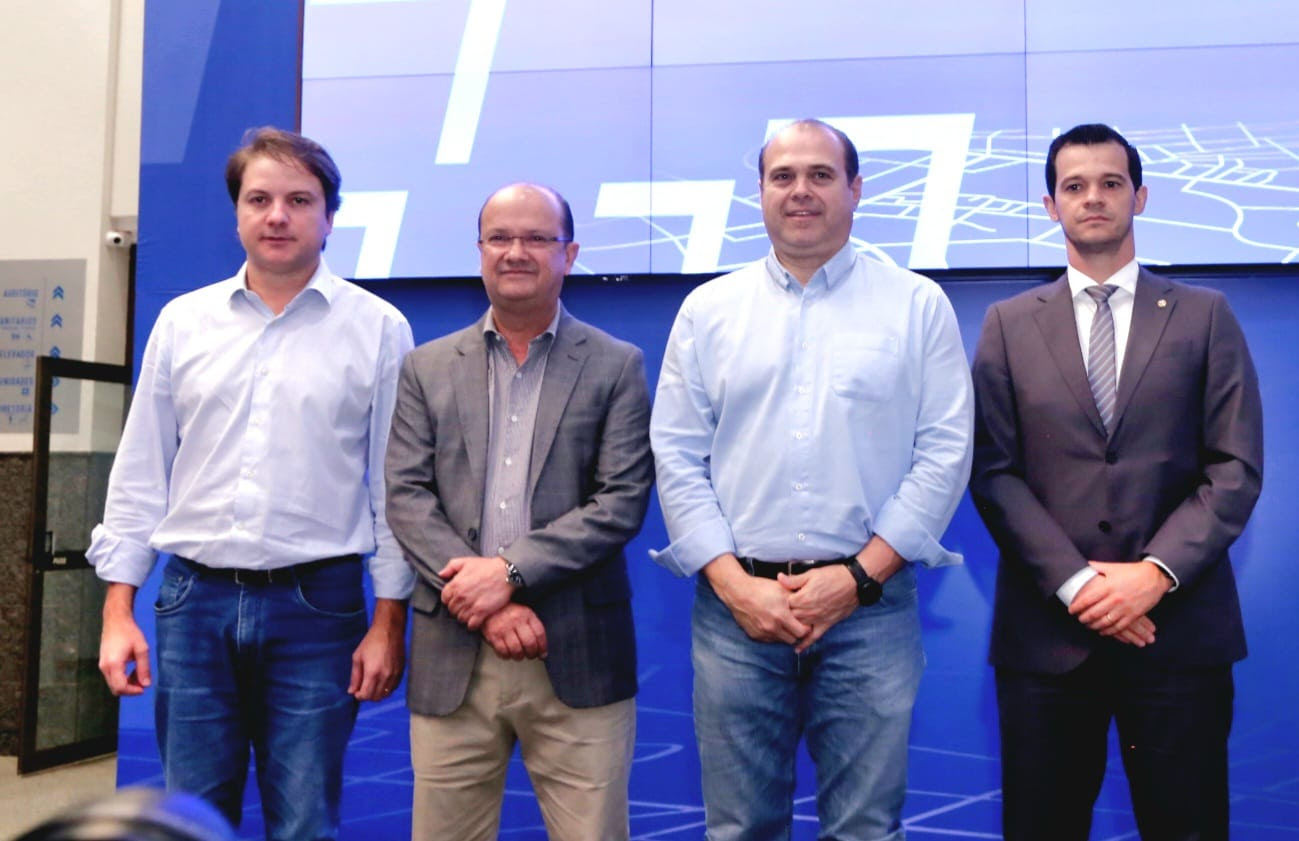 Claudio Mendonça, diretor-superintendente do Sebrae/MS; José Carlos Barbosa, vice-governador de MS; Marcelo Bertoni, presidente do CDE do Sebrae/MS e do Sistema Famasul; e Fabrício Mingati, presidente da ASMMP estiveram presentes na cerimônia de assinatura - Foto: Divulgação